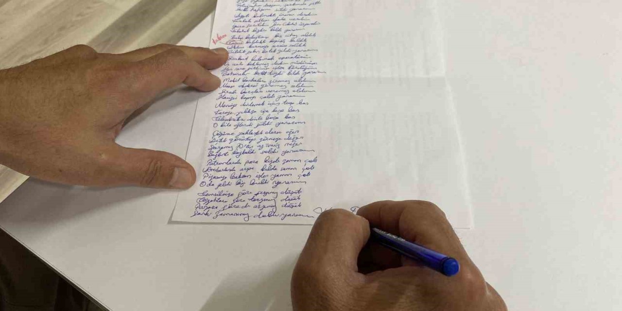 Kaybettiği Telefonu İçin Şiir Yazdı