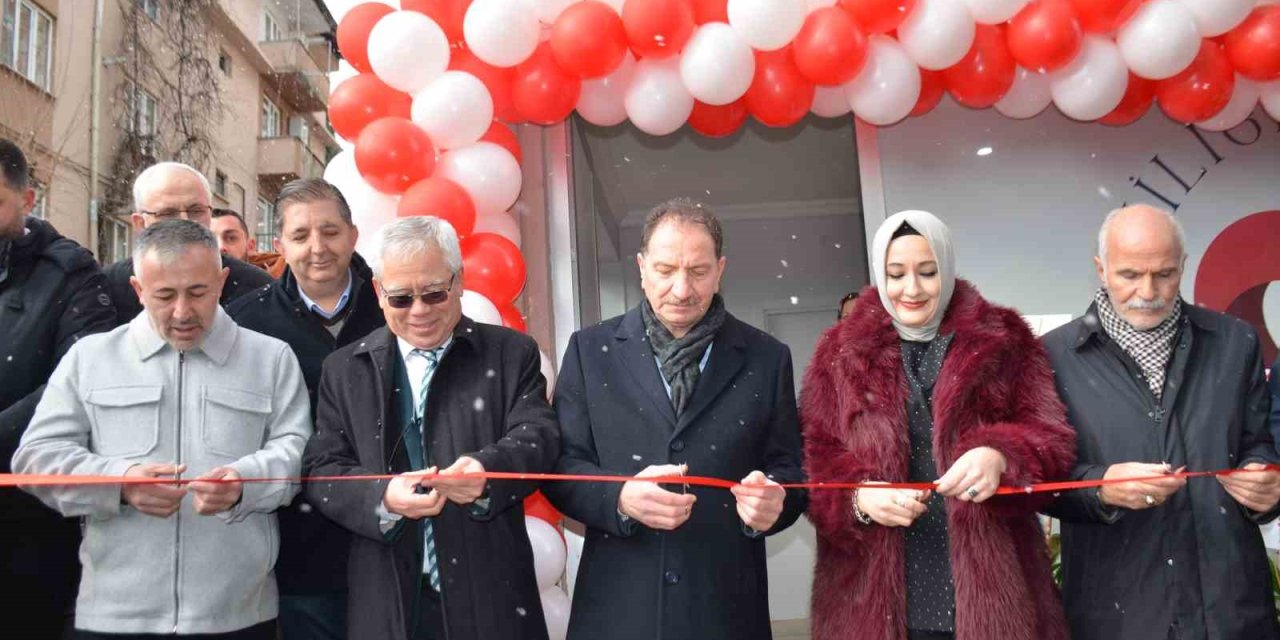 İyiliğe Dokun Yardımlaşma Ve Dayanışma Derneği Dualarla Açıldı