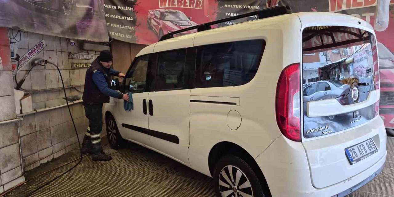 Soğuk Havalar Oto Yıkamacılarda İşleri Durdurdu