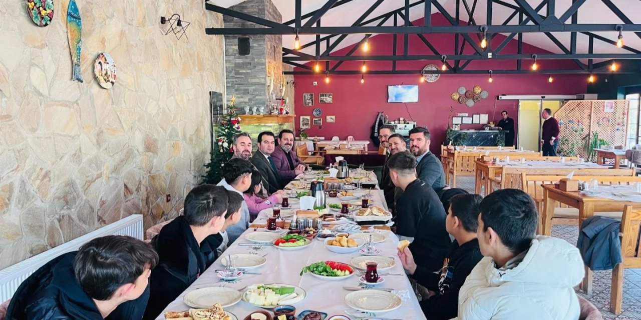 Koruma Altındaki Kardeşler Aile Bağlarını Güçlendirmek İçin Buluştu