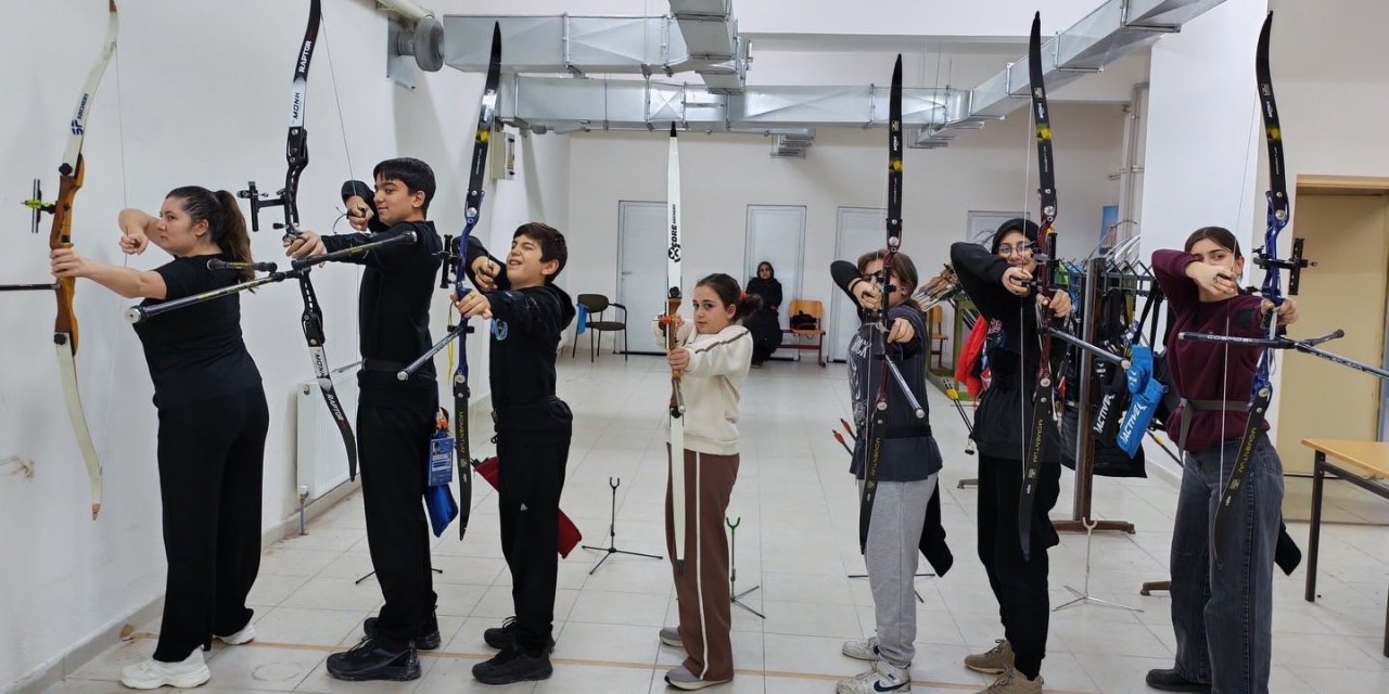 Spor Okullarında Okçuluk Antrenmanları Devam Ediyor