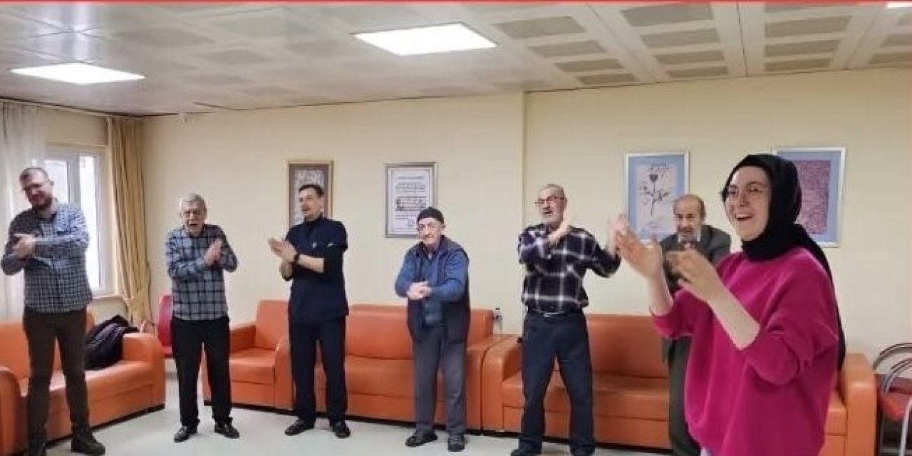 Huzurevi’nde ’Kahkaha Yogası’ Etkinliği