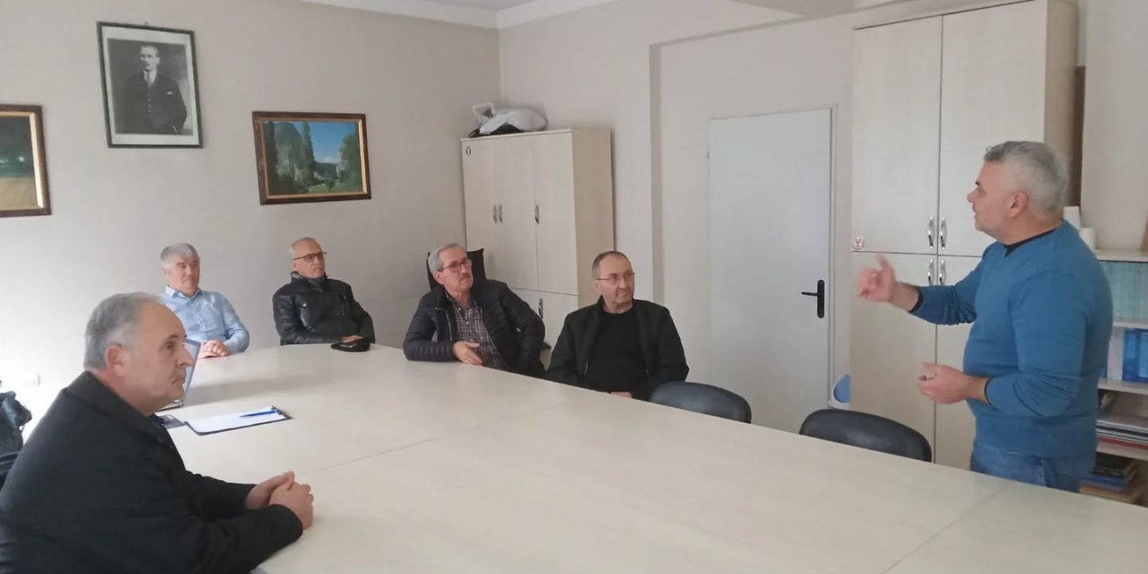 Arı Yetiştiricilerine Bilgilendirme Yapıldı