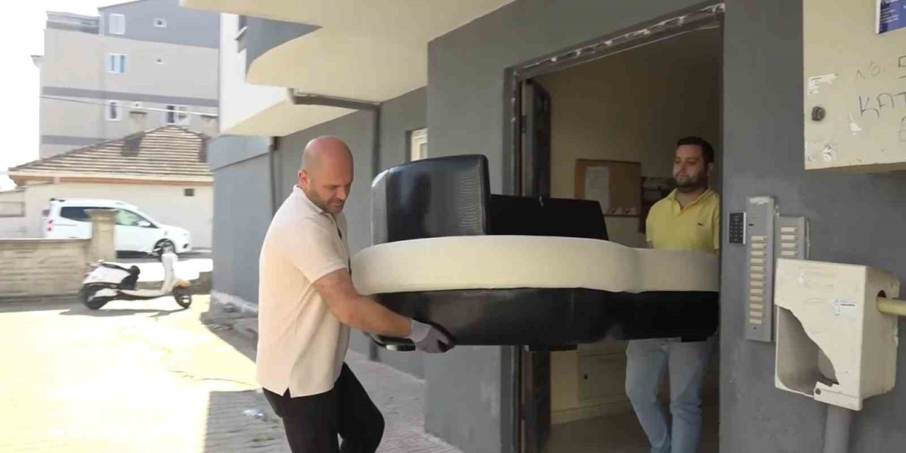 ‘Giymiyorsan Giydir’ Dayanışması Büyüyor