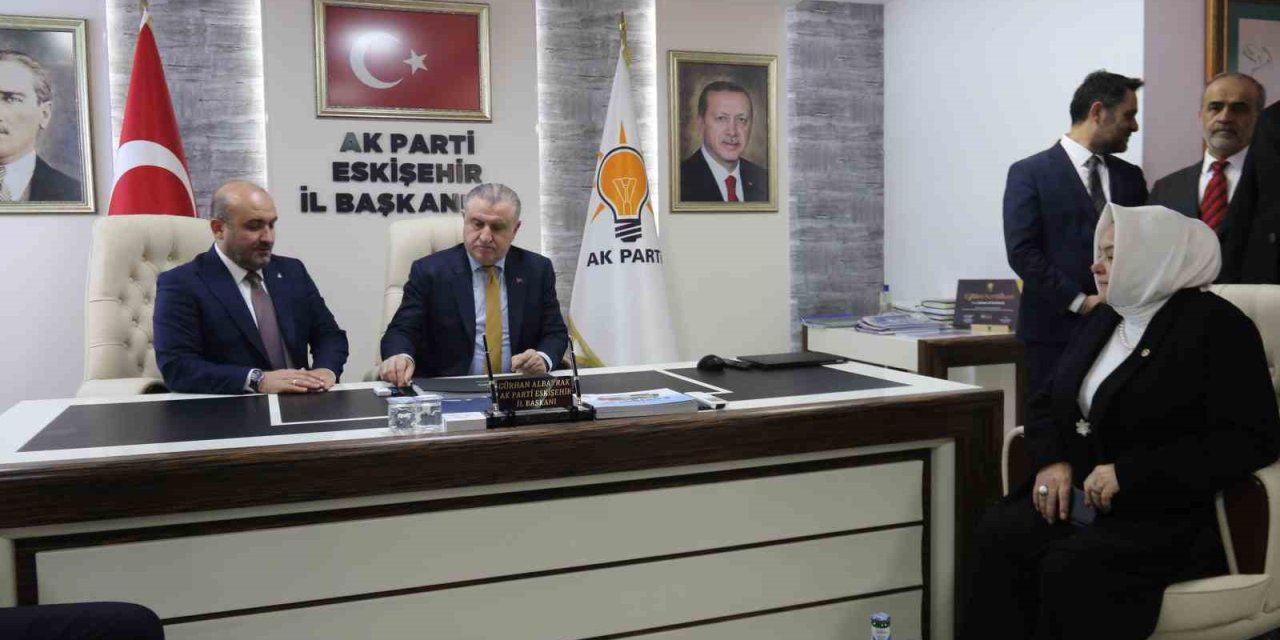 Bakan Bak Ak Parti İl Başkanlığı’nı Ziyaret Etti