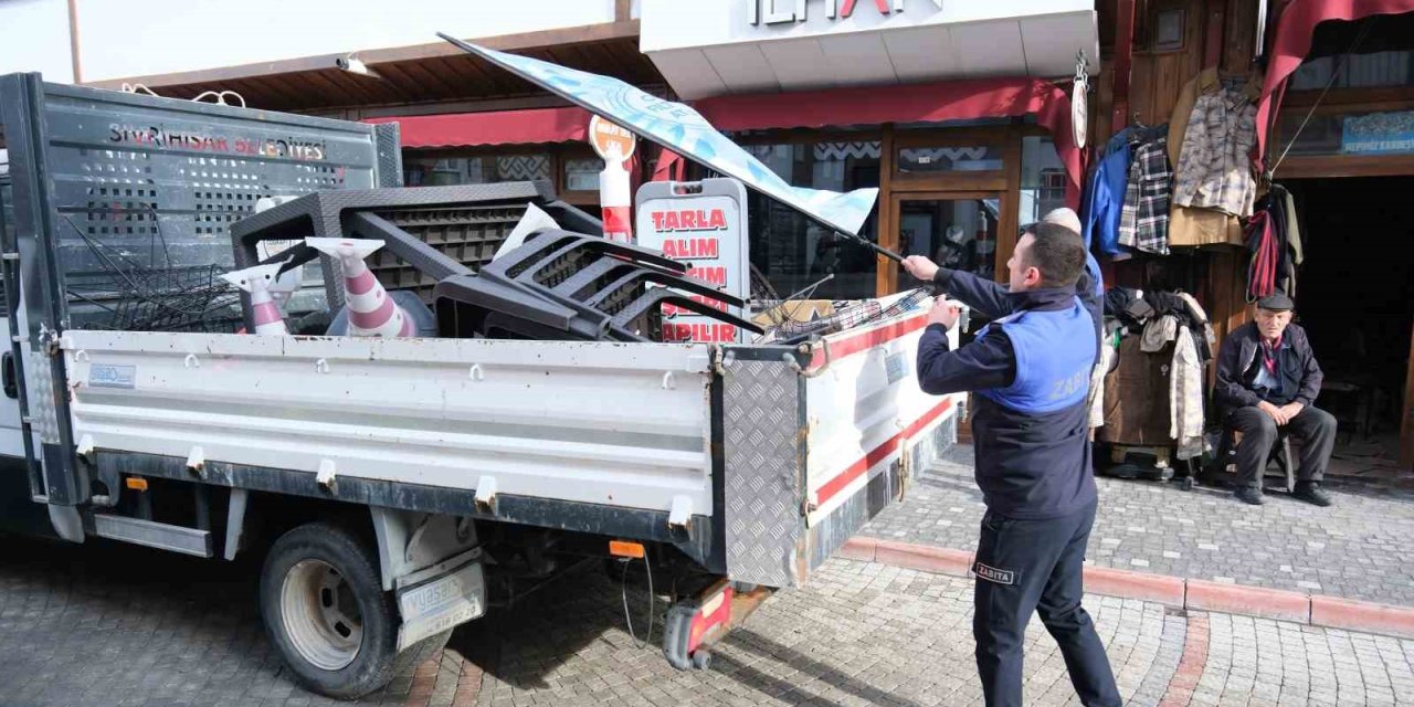 Kaldırım İşgallerine Zabıta Geçit Vermiyor