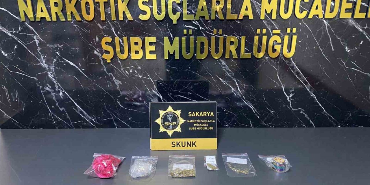 15 Kilo Bonzai Üretilebilecek Hammadde Ele Geçirildi