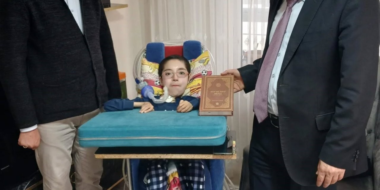 İl Müftülüğünden Evinde Eğitim Gören Hasta Öğrenciye Anlamlı Ziyaret