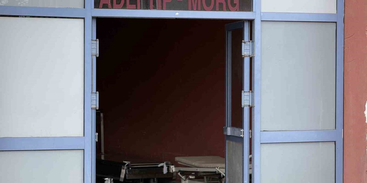 Havuza Düşüp Yoğun Bakıma Alınan 3 Yaşındaki Çocuk Hayatını Kaybetti