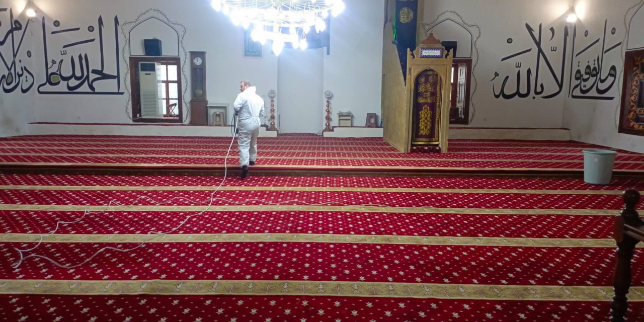 Berat Kandili Dolayısıyla Camilerde Temizlik Yapıldı