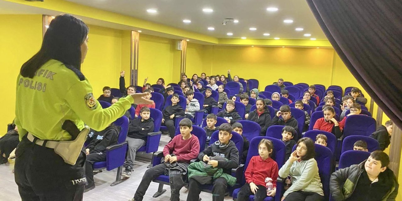 Öğrencilere trafik bilinci kazandırıldı