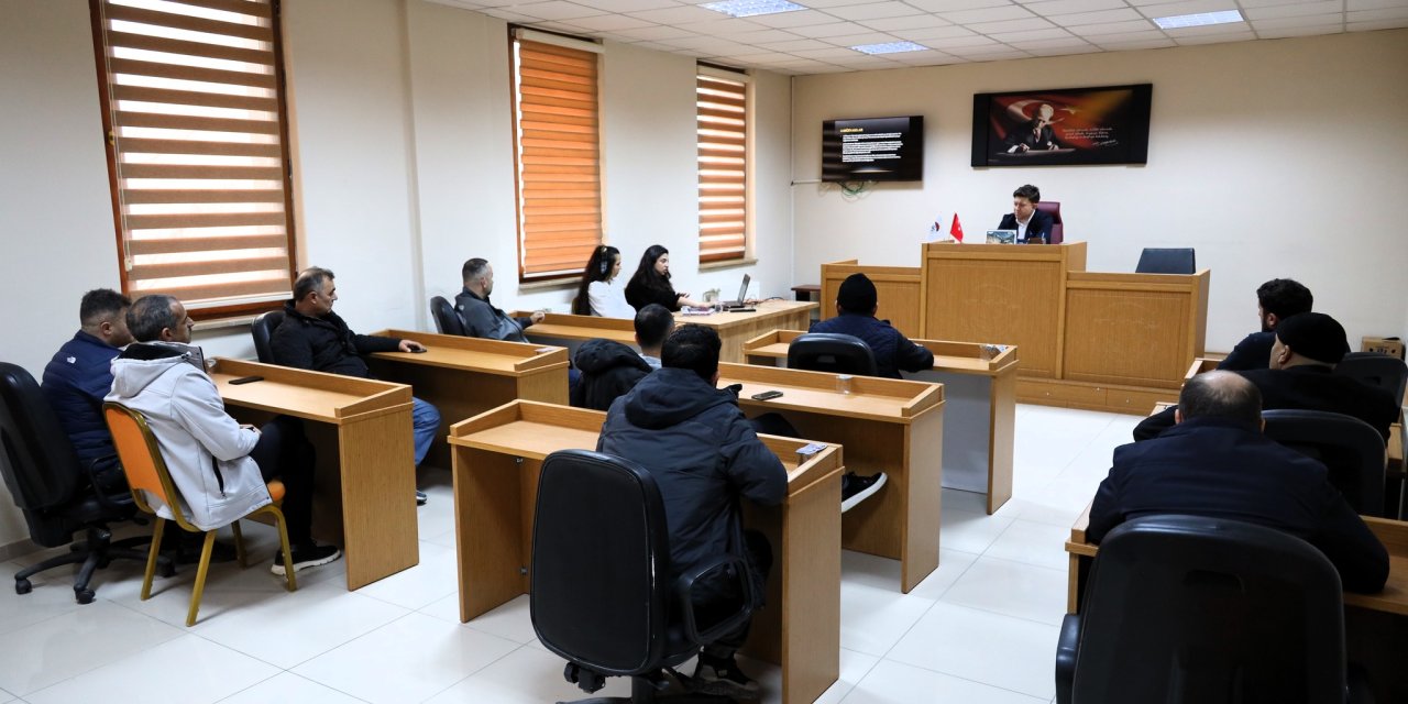 Söğüt'te Müteahhitlere Bilgilendirme Toplantısı