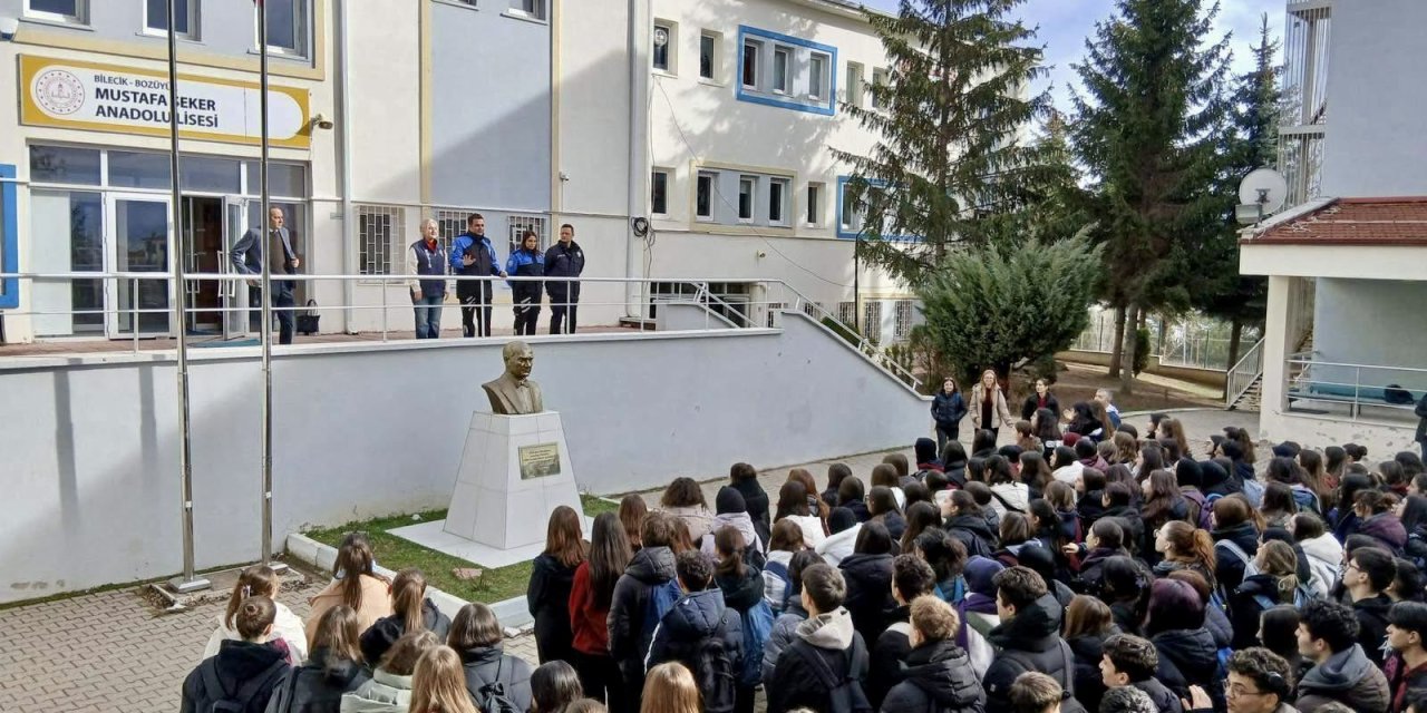 Öğrencilere akran zorbalığı anlatıldı