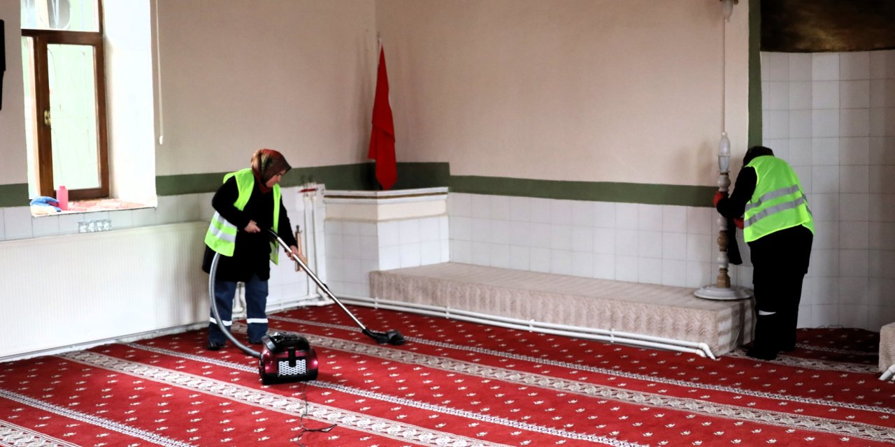 Ramazan Öncesi Camilerimizde Temizlik Çalışması Yapıldı