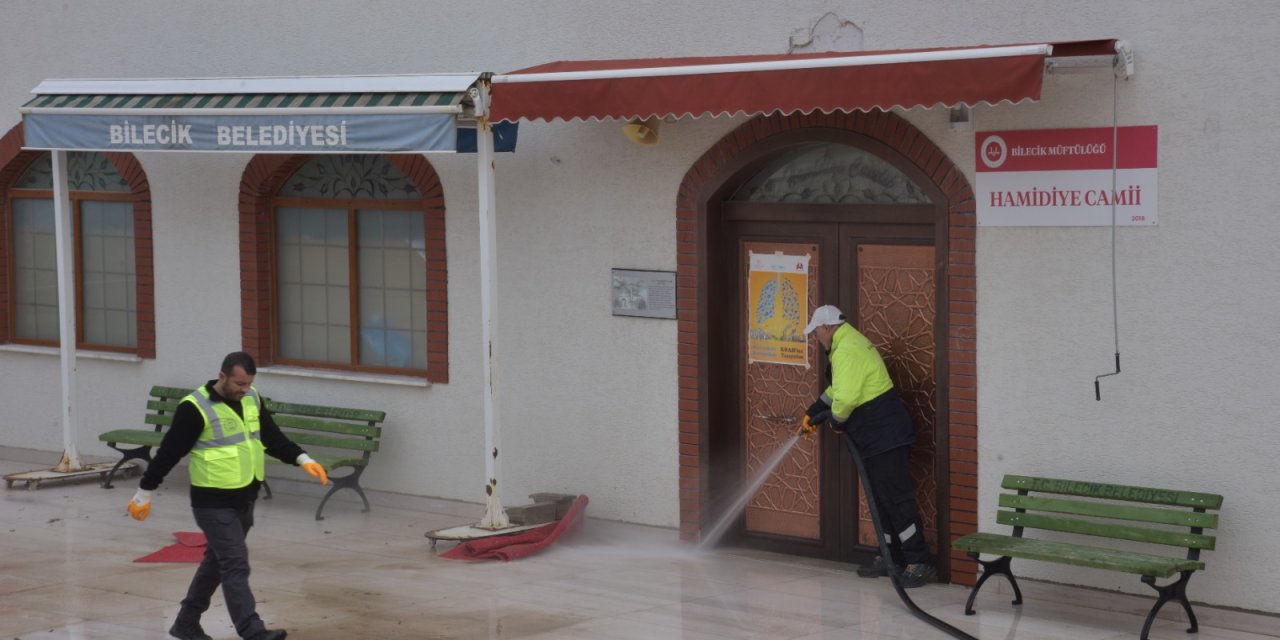 Ramazan Öncesi Camilerde Temizlik Yapıldı