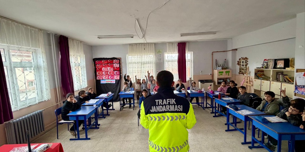 Öğrencilere Okul Servisleri Hakkında Eğitim Verildi