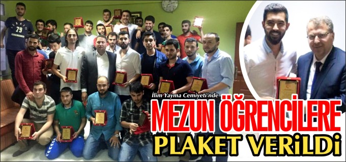 MEZUN ÖĞRENCİLERE PLAKET VERİLDİ