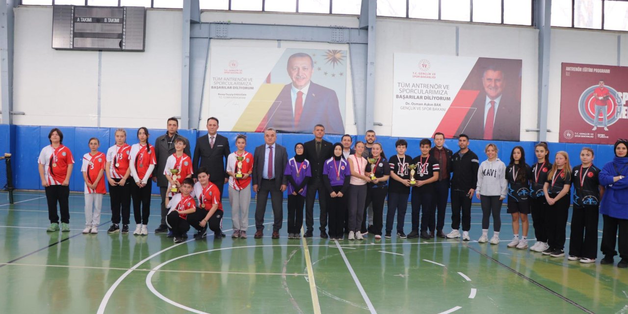 Bozüyük'te Tenis Heyecanı