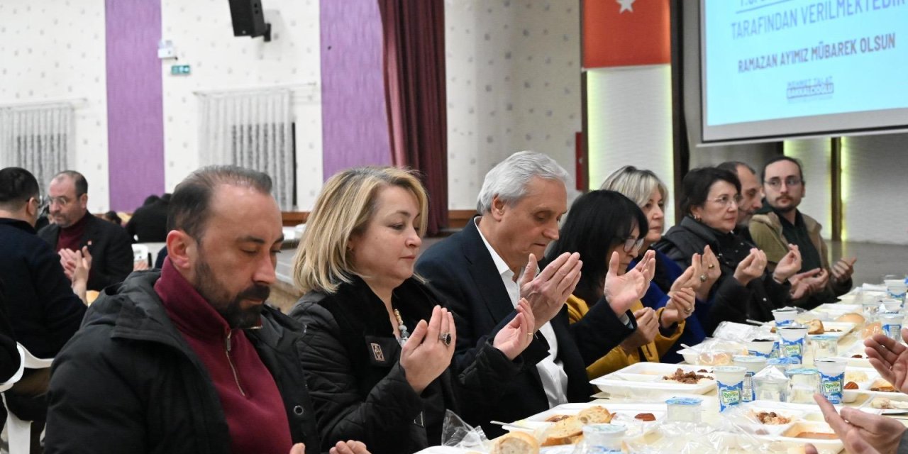 Bozüyük'te Oruçlar İftar Sofrası'nda Açıldı