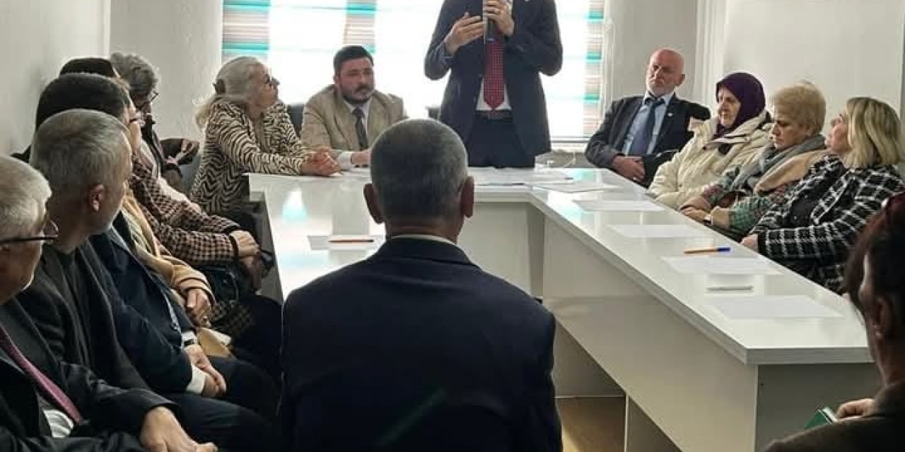 İYİ Parti Teşkilat Başkanı Öztürk Bilecik teşkilatı ile bir araya geldi