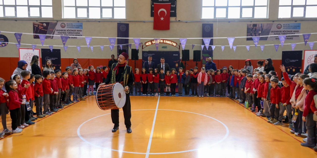 Vali Sözer, “Maarifin Kalbinde Ramazan Etkinlikleri”nde Öğrencilerle Buluştu
