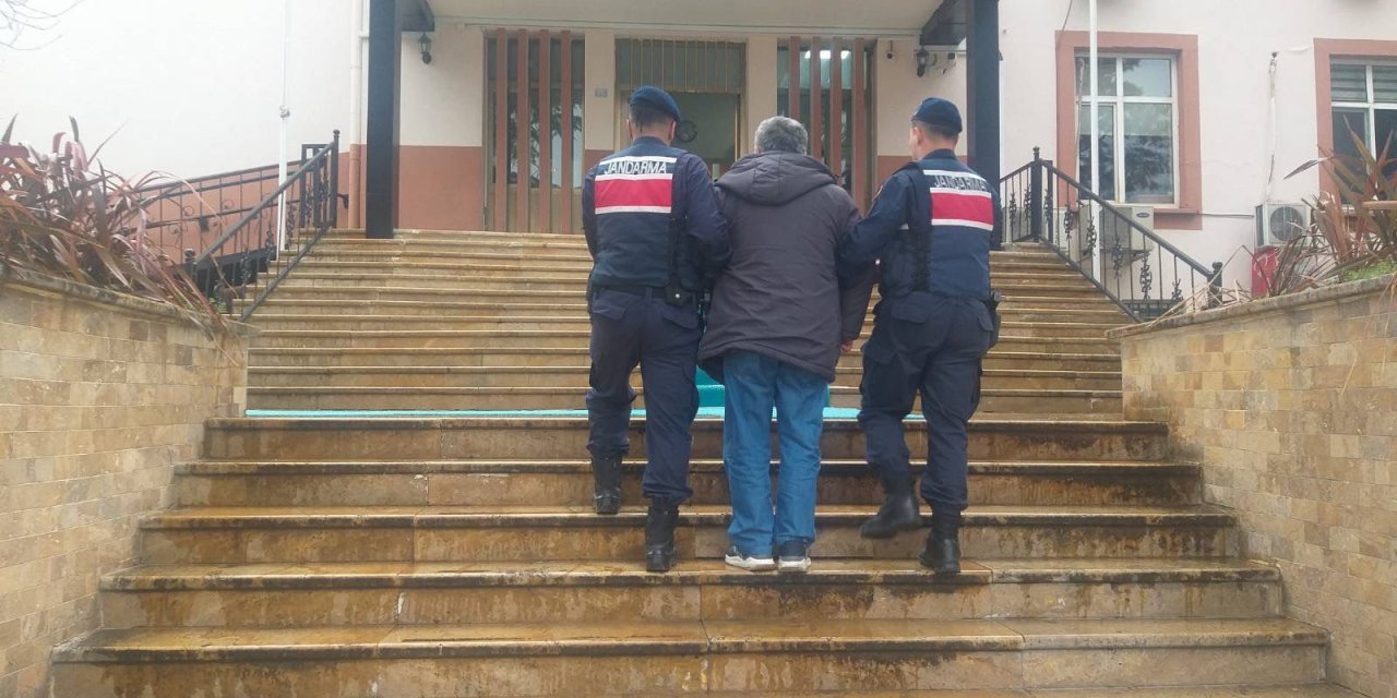 Aranması Olan Şahıs Jandarmadan Kaçamadı