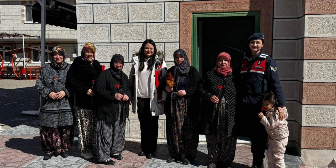 Jandarmadan Anlamlı Kutlama