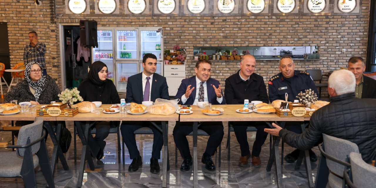 Vali Sözer, Muhtarlarla Buluştu