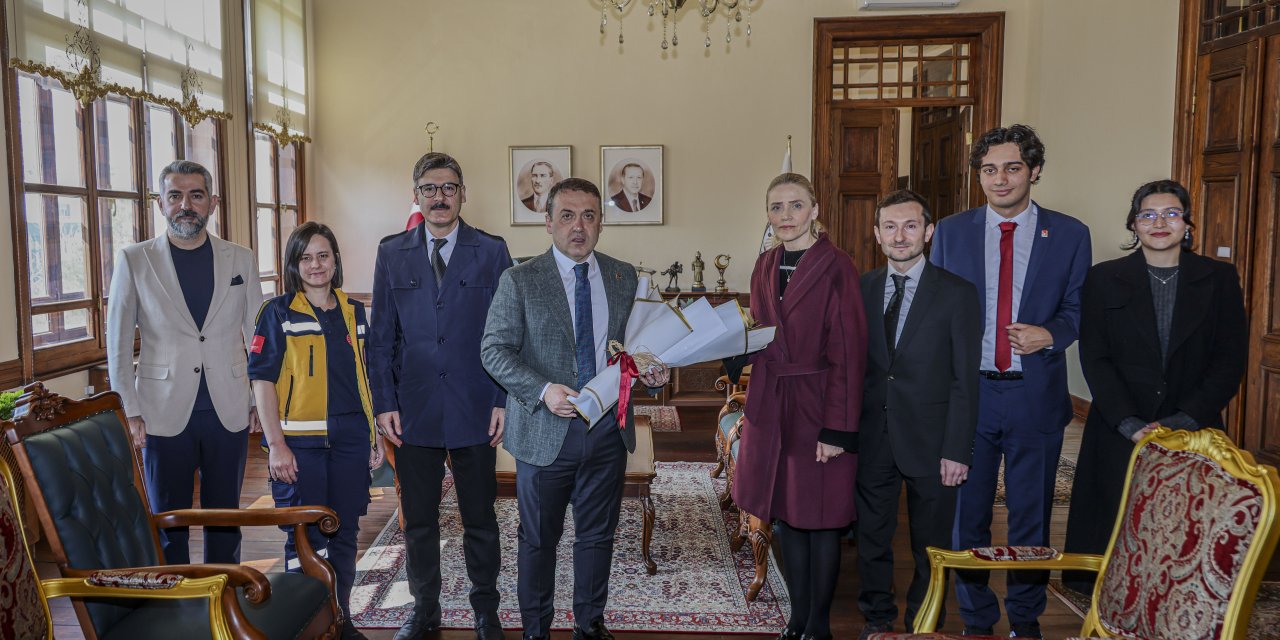 Vali Sözer Sağlık Çalışanlarının Tıp Bayramını Kutladı