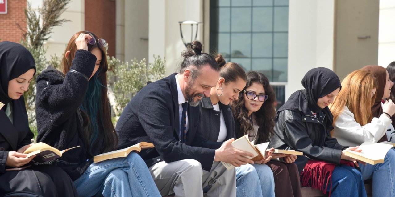 BŞEÜ'de Kitap Okuma Etkinliği