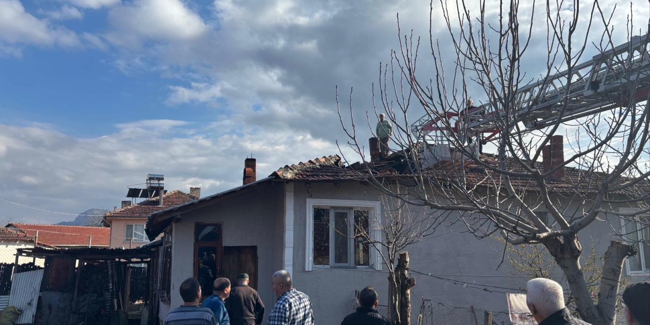 Bilecik’te ev yangını