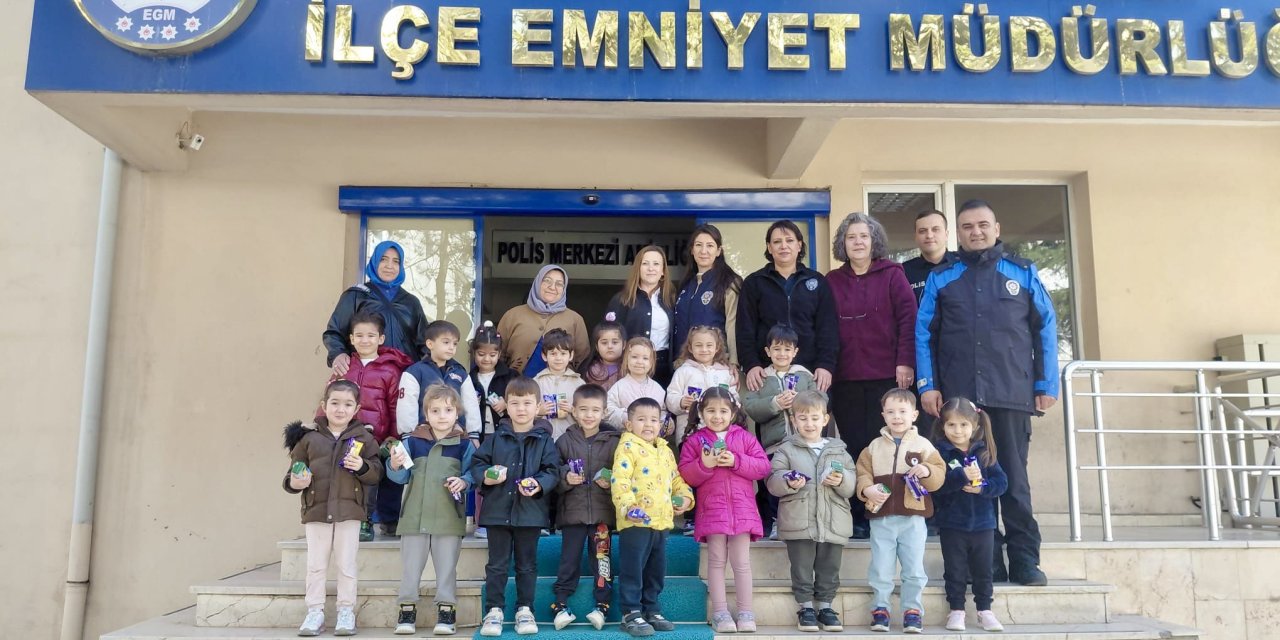 Miniklerden Polislere Ziyaret