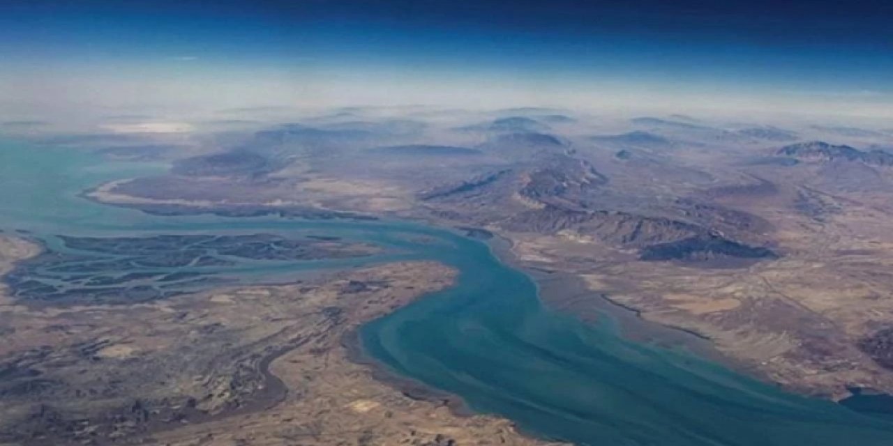 İran, Hürmüz Boğazı'nı yeniden kapattı