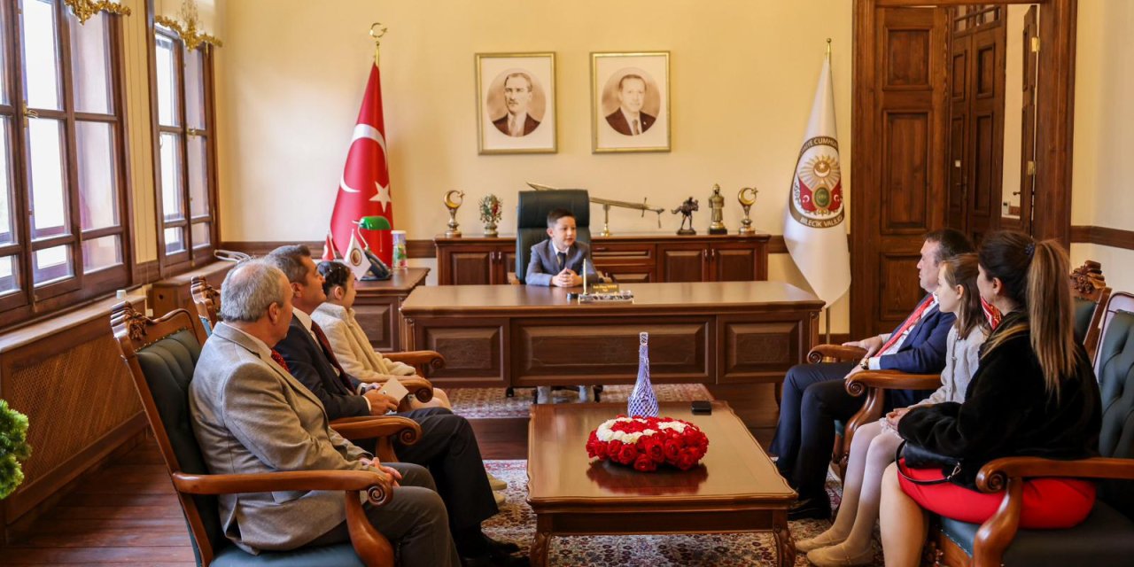 Vali Sözer Koltuğunu Devretti