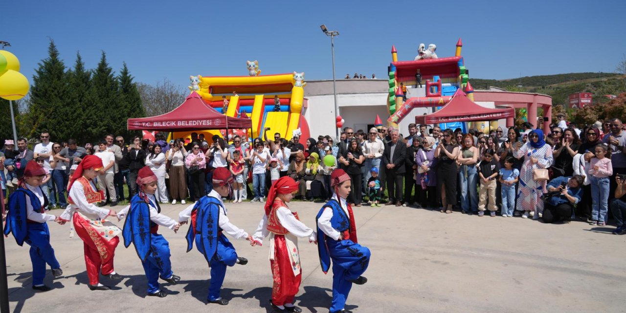Çocuklar Festivalde Gönüllerince Eğlendi