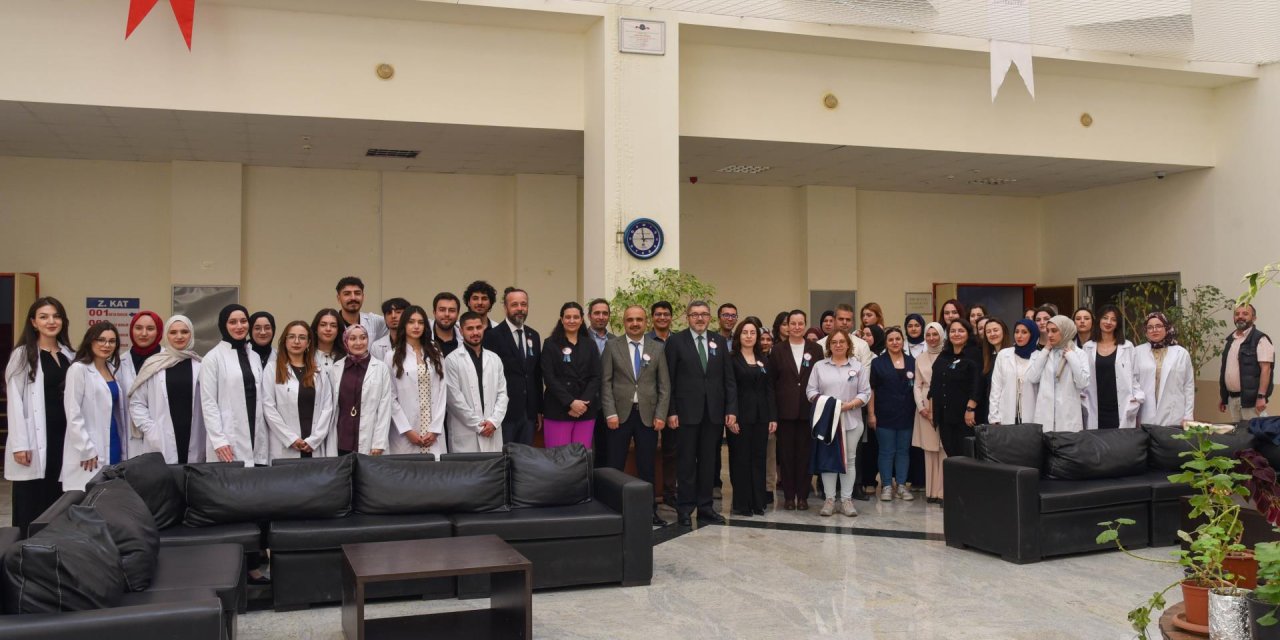 BŞEÜ’de beyaz önlük giyme töreni düzenlendi