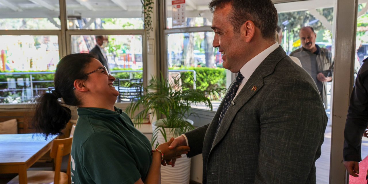 Vali Sözer'den +1 Mutluluk Kafe'ye Ziyaret