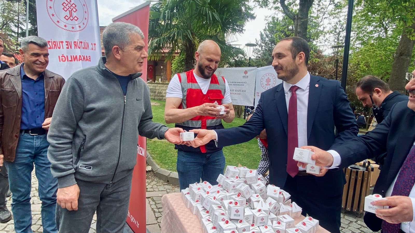 Şeyh Edebali Külliyesinde şifalı şeker ikramı