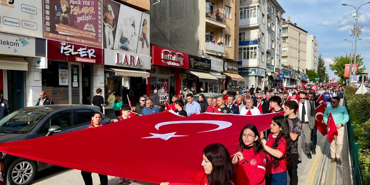 Bozüyük'te Gençlik Yürüyüşü Yapıldı