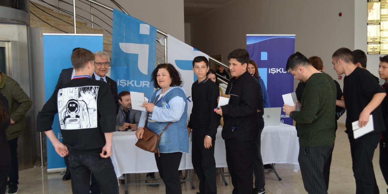 İŞKUR'dan Öğrencilere Meslek Tanıtım Programı