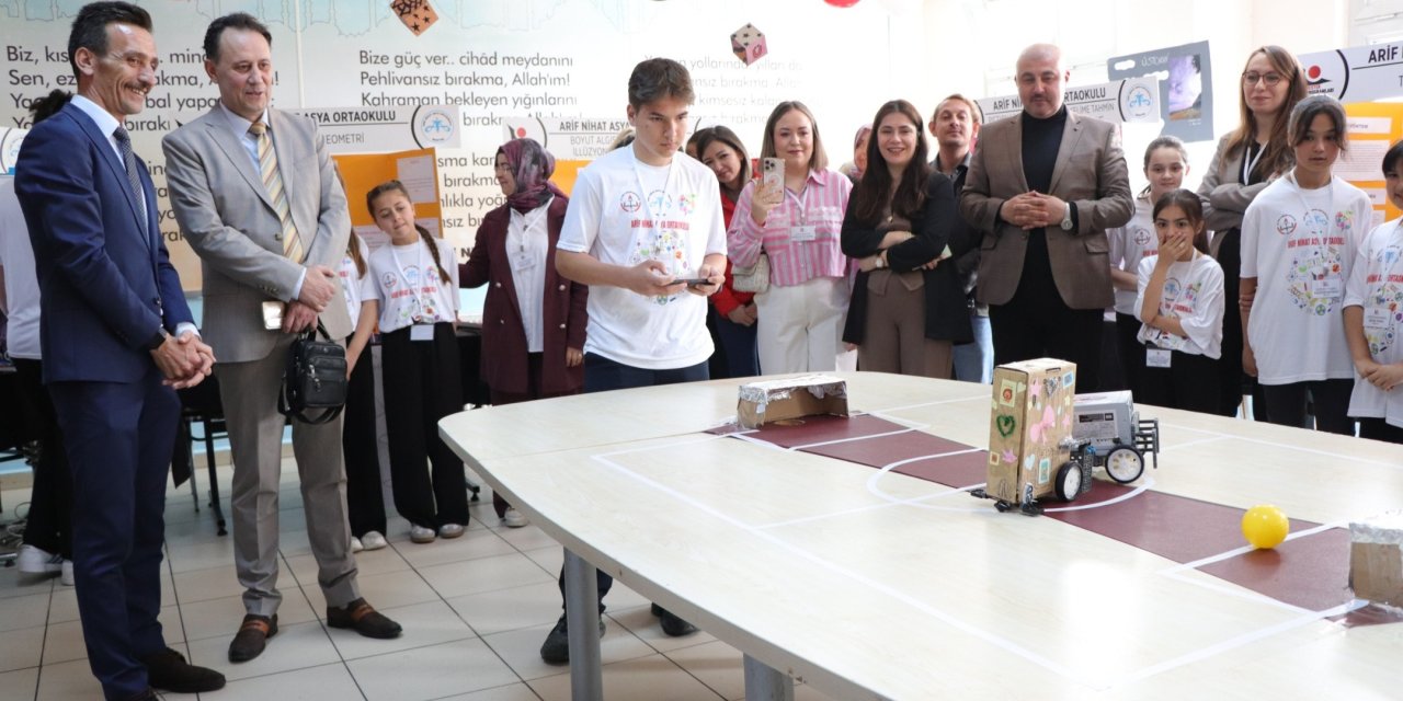 Bozüyük'te TÜBİTAK Bilim Fuarı