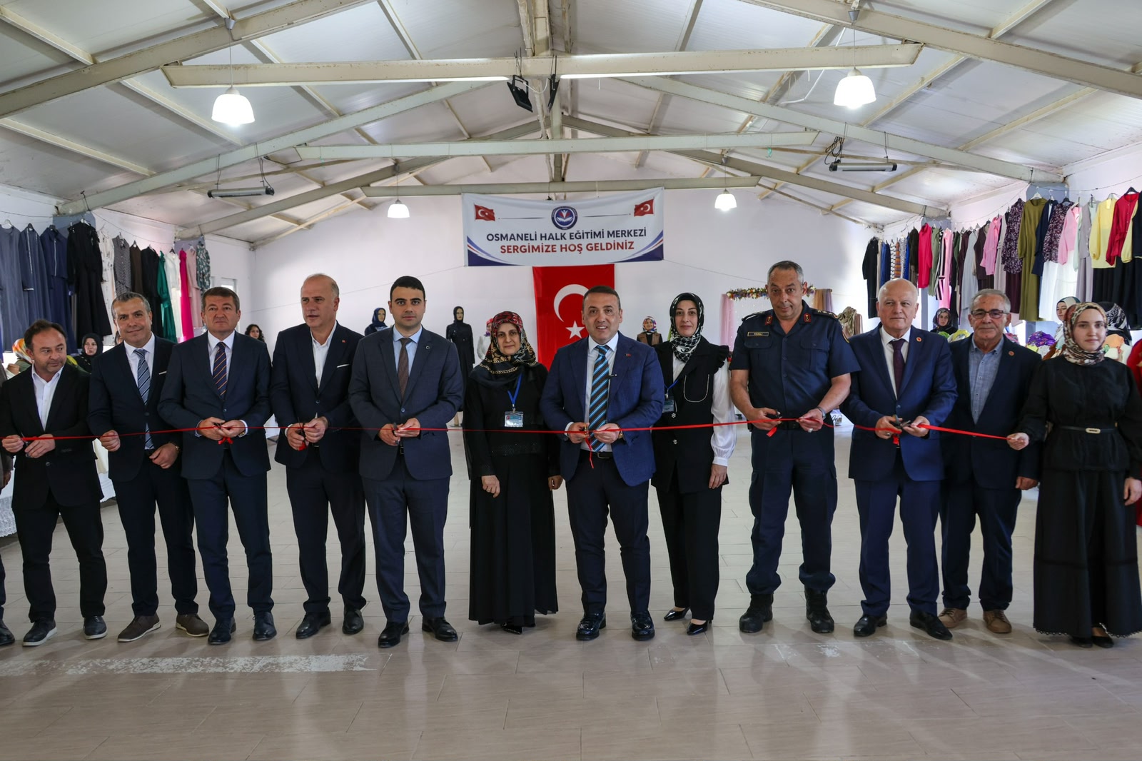 Vali Sözer, Beşevler Köyü Giyim Kursu Sergisi’ni Ziyaret Etti