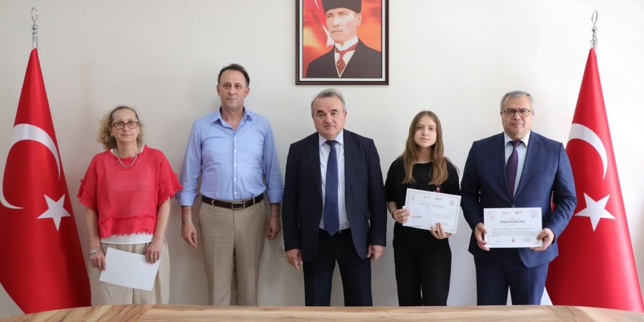 Kaymakam Öztürk, Başarılı Öğrencileri Tebrik Etti