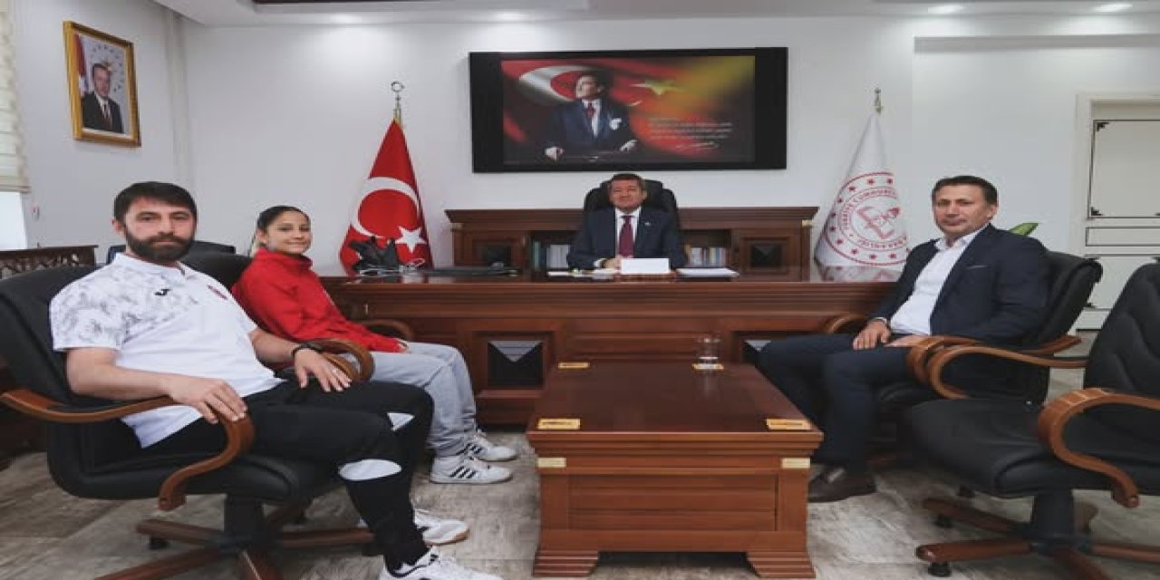 Müdür Şimşek, Türkiye Şampiyonunu Tebrik Etti