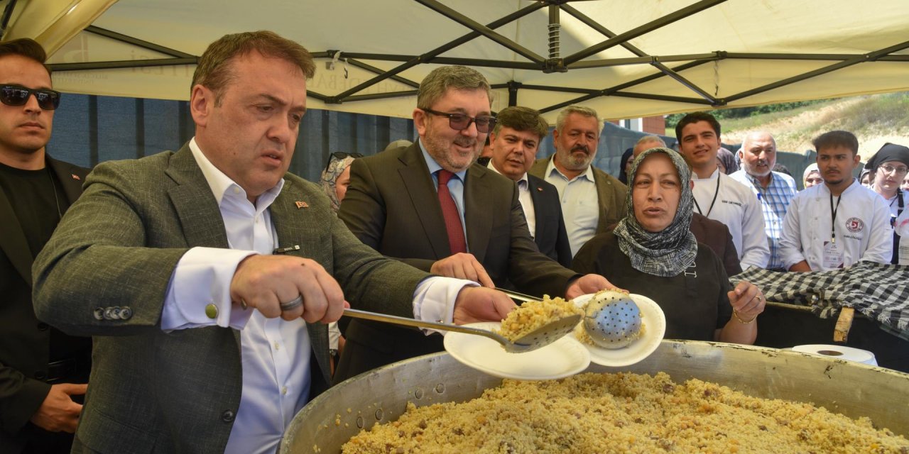 BŞEÜ'de Şifalı Pilav İkramı