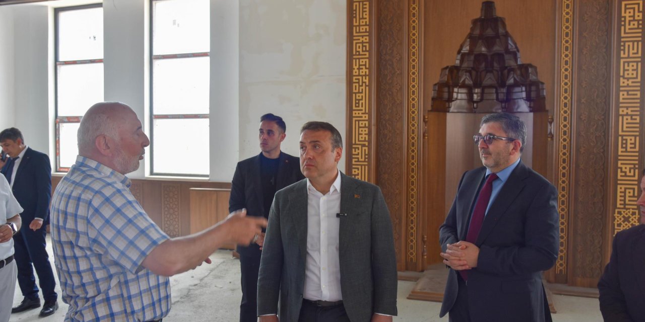 Vali Sözer Kampüs Camii’nde İncelemelerde Bulundu