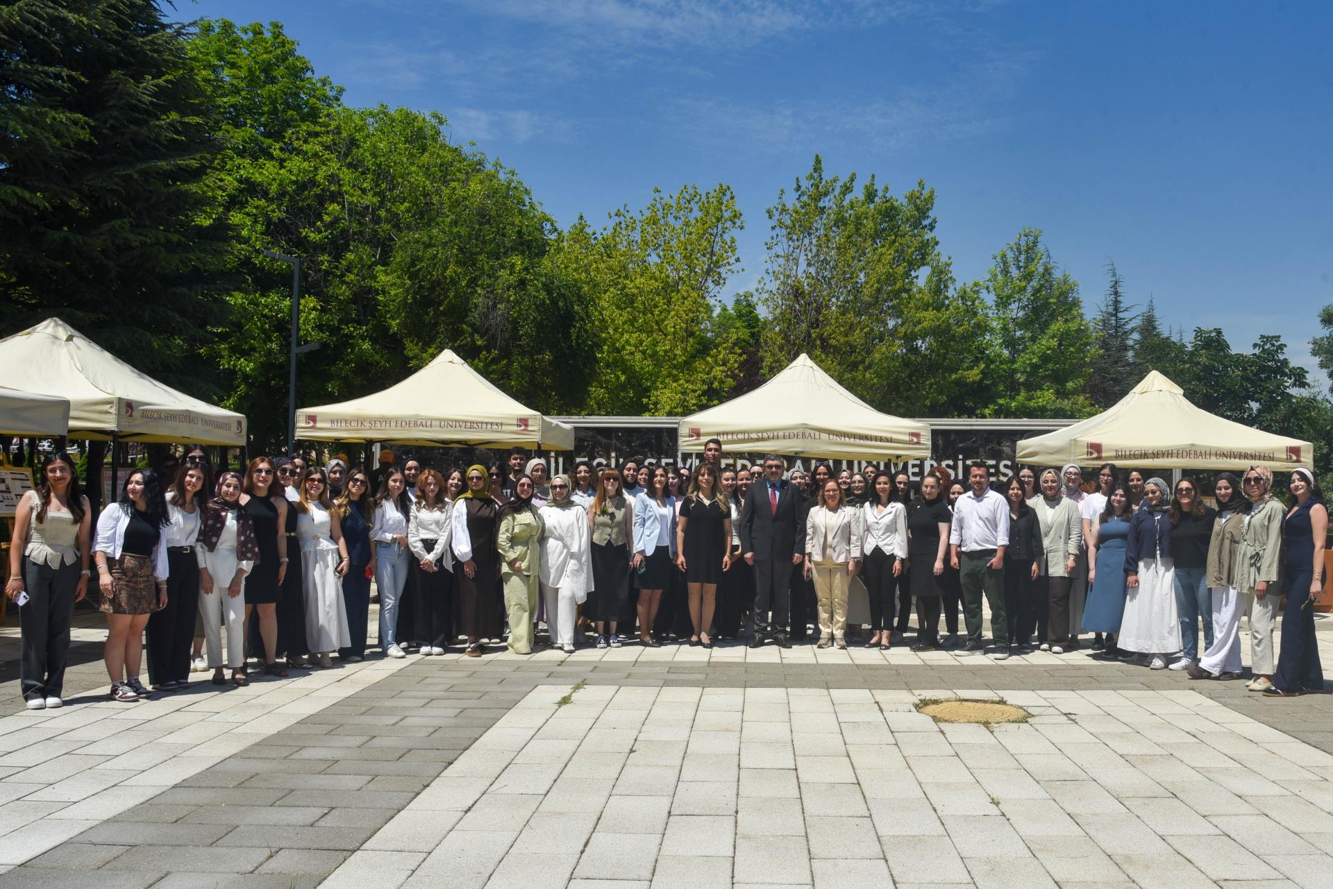 Sosyal Hizmet Bölümü Öğrencilerinden Toplumsal Katkı Projeleri Poster Sergisi