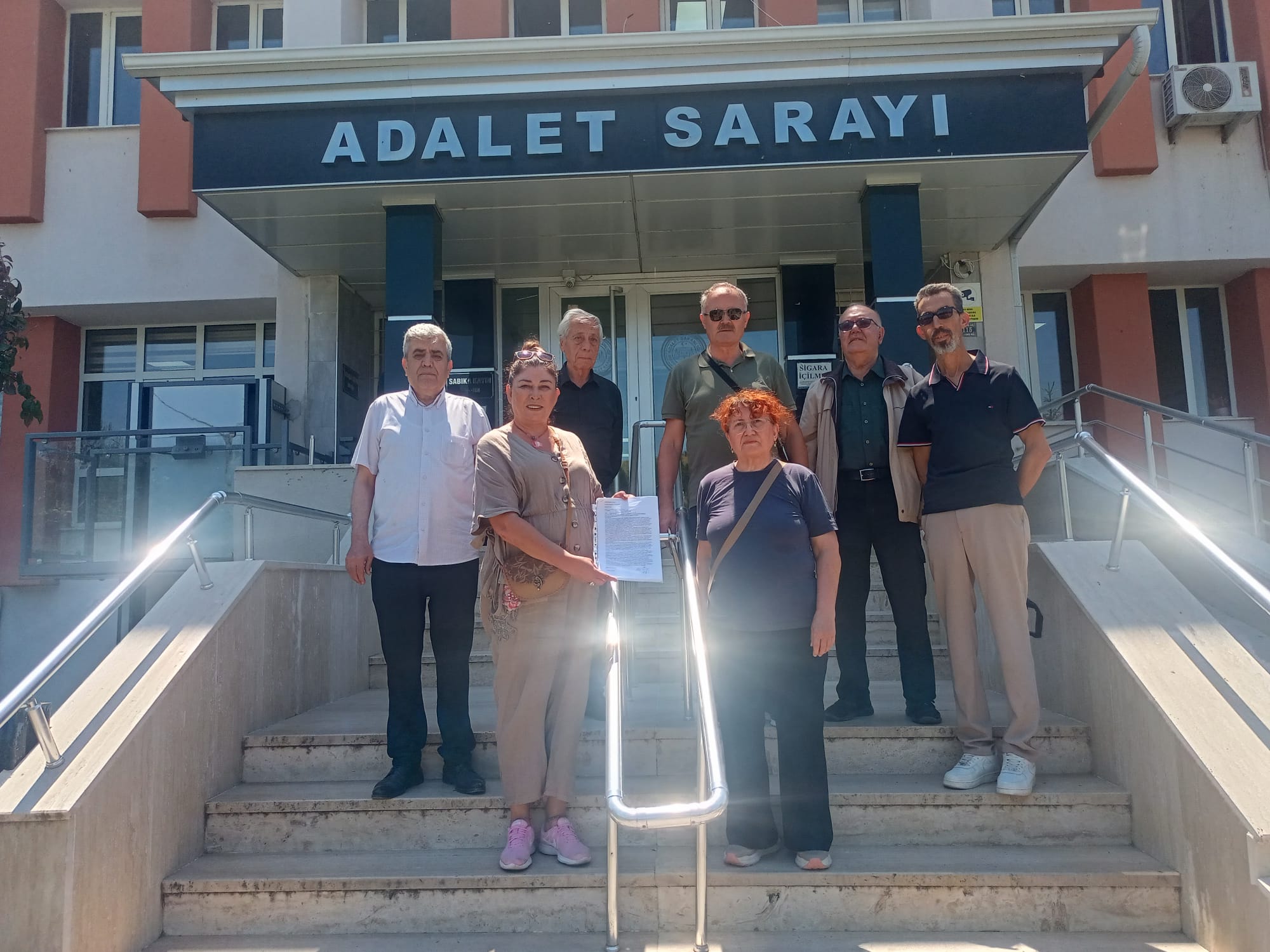 Emekliler dilekçelerini teslim etti