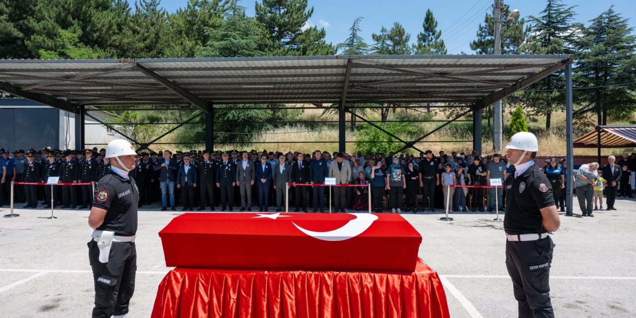 Hayatını Kaybeden Polis Memuru Son Yolculuğuna Uğurlandı