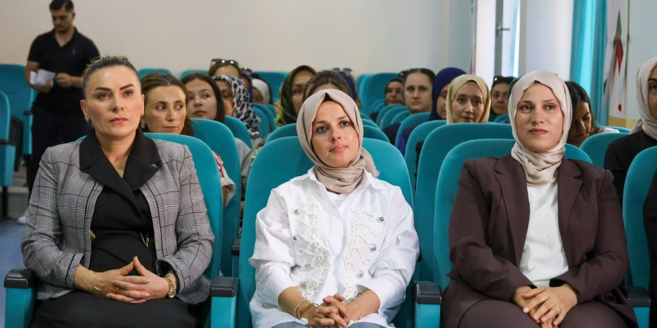 Hanımefendi Sözer, Koruyucu Aile Bilgilendirme Toplantısı’na Katıldı